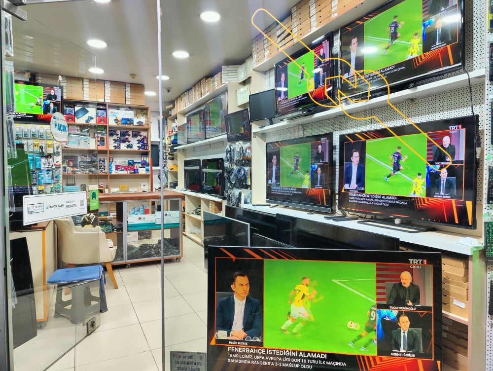 Atölyemizde çalışır durumdaki televizyonlar